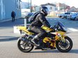 Odwiedziny „Motocykliści w strojach Świętego Mikołaja jeżdżą ulicami Wielunia i rozdają prezenty